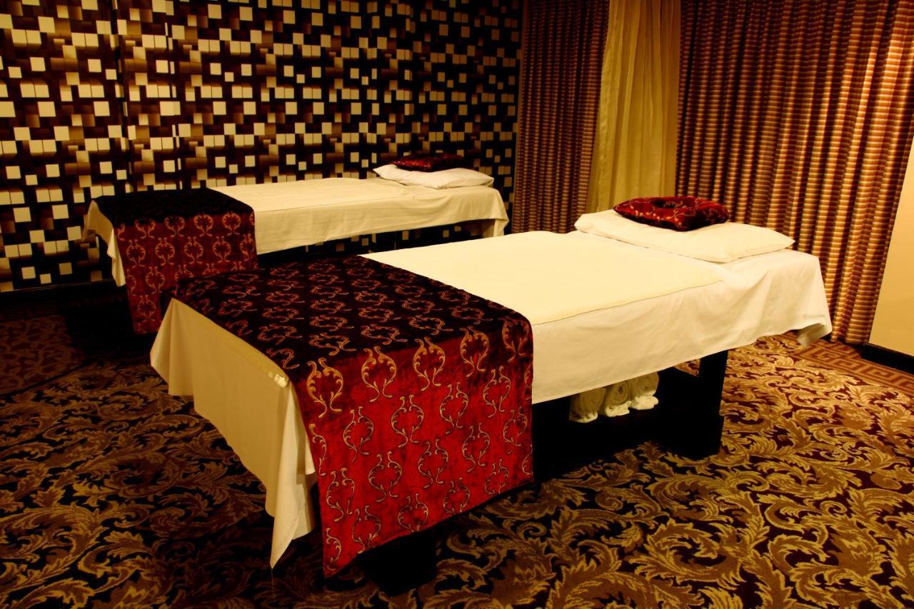 라마다 플라자 바이 윈덤 카라치 에어포트 호텔 외부 사진 Massage beds